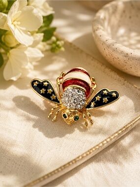 VTG ~ Joan Rivers “Stars & Stripes” Bubble Bee Brooch